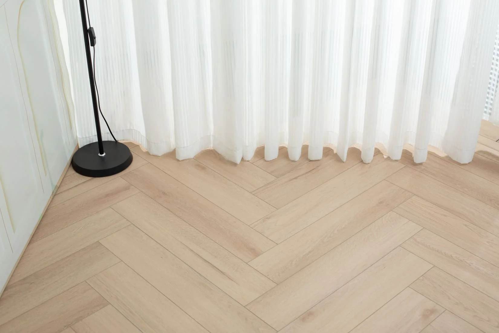 Плитка SPC "OneFloor" 3032 А,В  ЁЛКА (640*128*4 мм) — купить в Тамбове