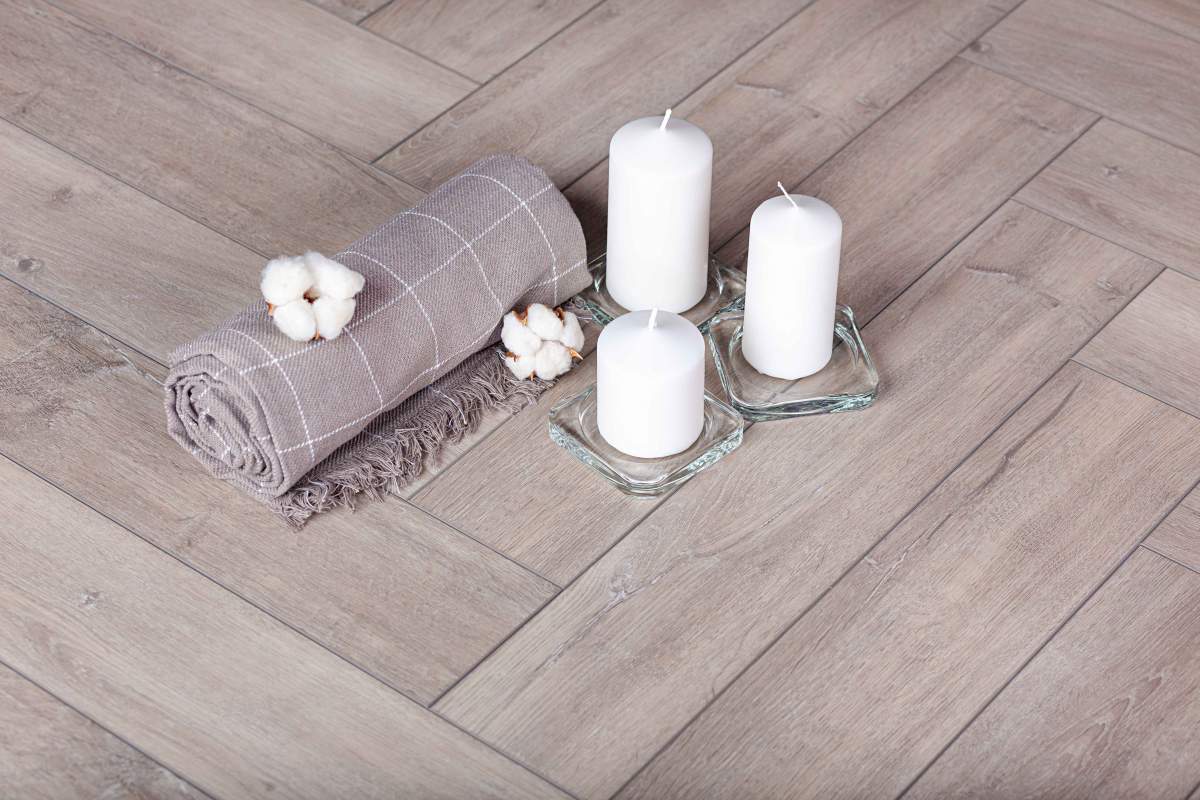 Замковая ПВХ плитка "Aberhof" Carmelita 1682 (615*123*5 мм) — купить в Тамбове