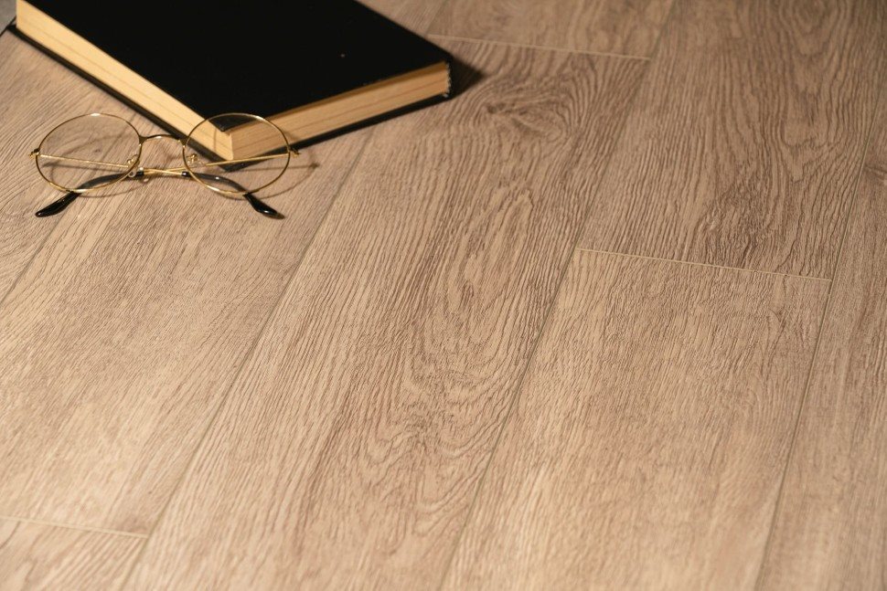 Виниловый ламинат "Bonkeel" Style Дуб Гарднер (1200*125*4 мм) — купить в Тамбове